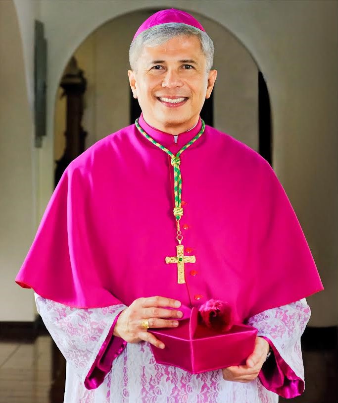 Bp. Reynaldo G. Evangelista, DD '60 (B)