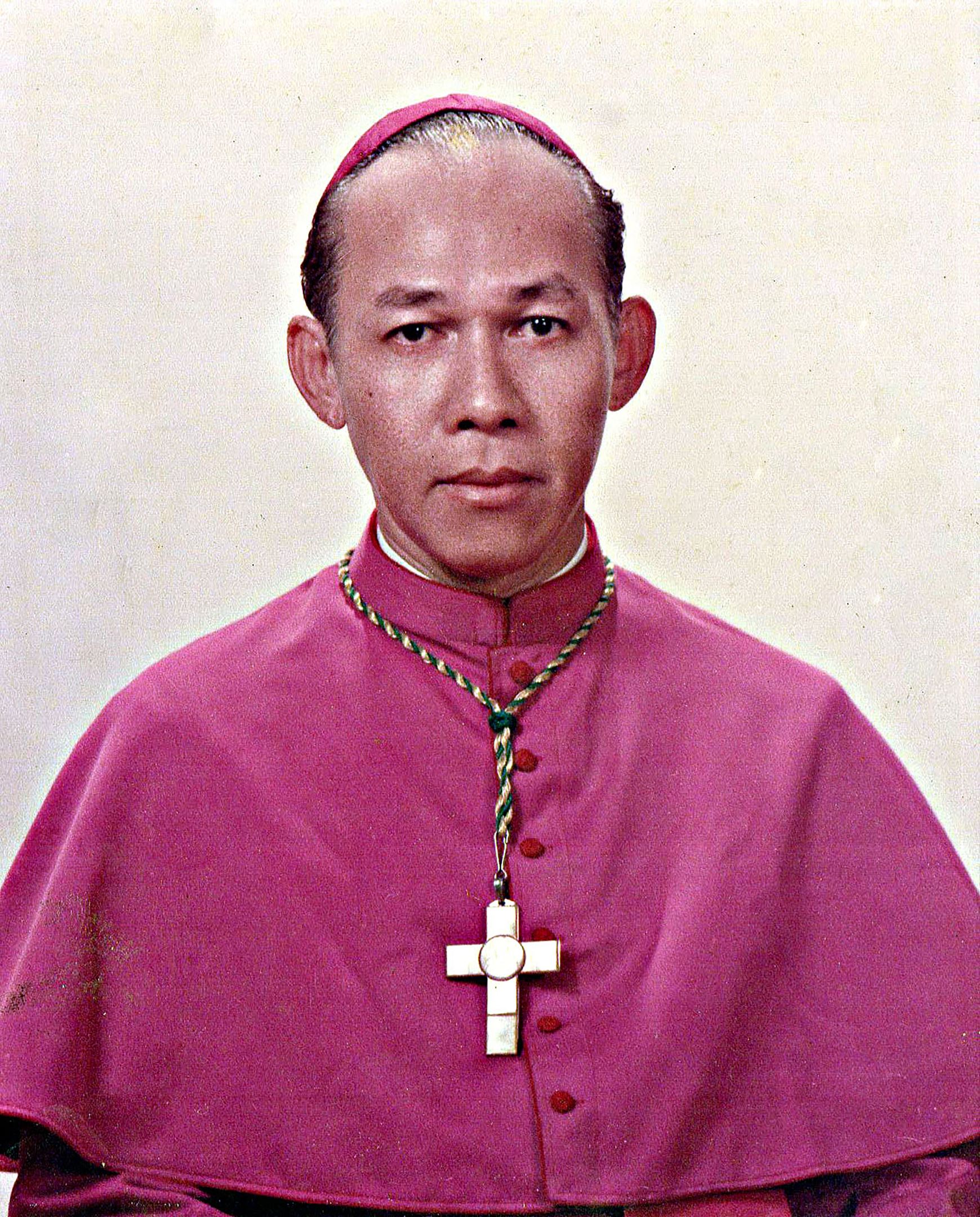 +Bp. Manuel Sobreviñas, DD '20 (3rd Bishop of Imus) (D)