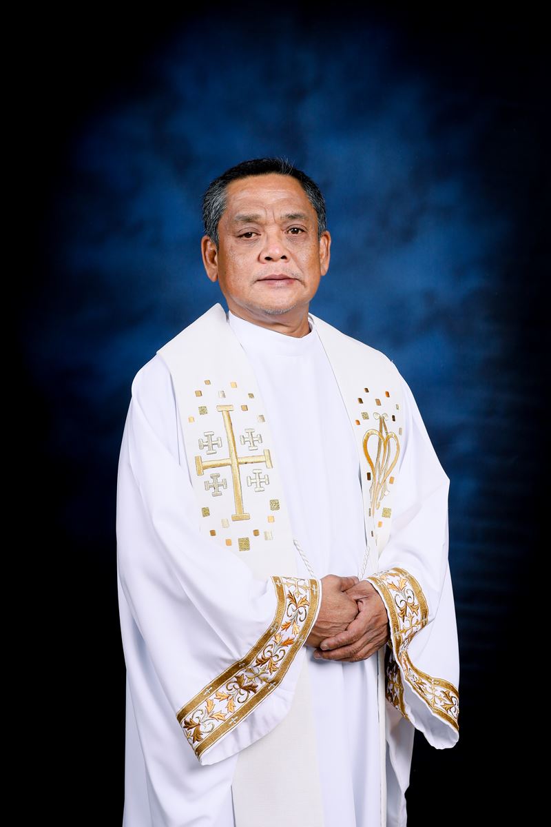 Fr. Carlito J. Laureta '97 (O)