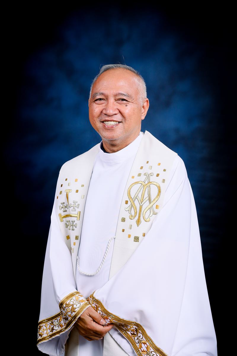 Fr. Ronel D. Ilano '69 (B)